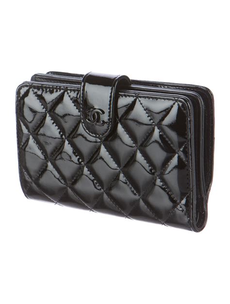 chanel l-zip pocket wallet price|Chanel zipped wallet small.